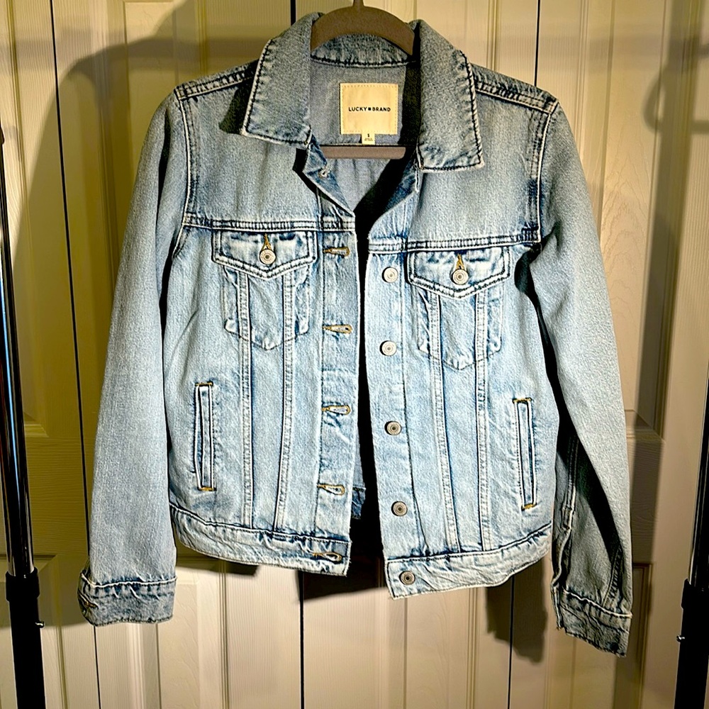 Lucky Brand blue jean jacket. Size S. Never worn.
